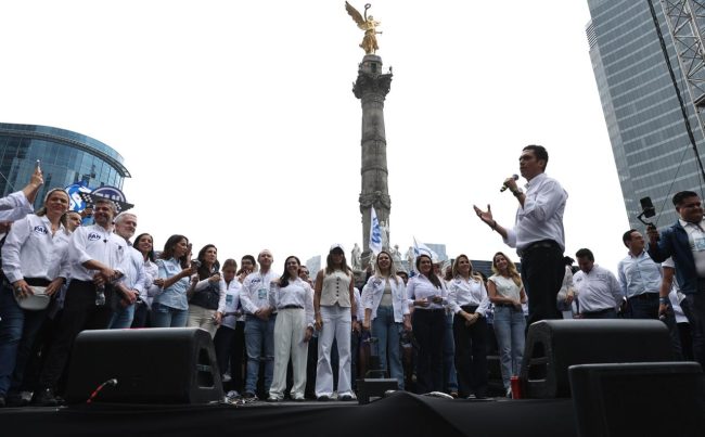 El presidente nacional del Partido Acción Nacional, Jorge Romero Herrera, encabezó el relanzamiento del PAN en un acto histórico que marcó “el inicio de una nueva era azul: un PAN más abierto, moderno y ciudadano.”