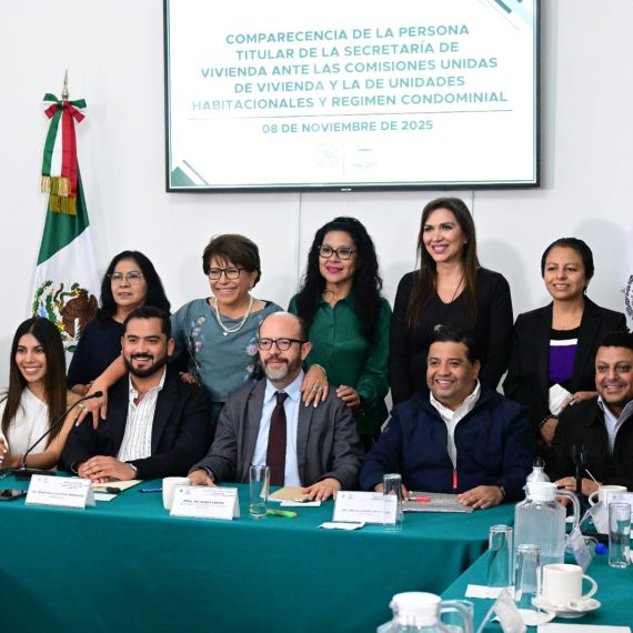 En el marco de la glosa del Primer Informe de la jefa de Gobierno, Clara Marina Brugada Molina, el titular de la Secretaría de Vivienda, Inti Muñoz Santini, compareció ante las Comisiones Unidas de Vivienda y de Unidades Habitacionales y Régimen Condominal del Congreso local, para evaluar los avances, retos y oportunidades en la materia. FOTO: Especial