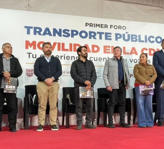 Gracias a los foros sobre la movilidad en la Ciudad de México, que organizan y llevan a cabo conjuntamente el Gobierno capitalino y el Congreso local, se podrá enriquecer el Proyecto del Plan General de Desarrollo de esta metrópoli 2025-204 en dicho rubro, ya que serán incluidas las opiniones de la sociedad civil y todos los sectores, manifestó la diputada Xóchitl Bravo Espinosa. FOTOS: Especial