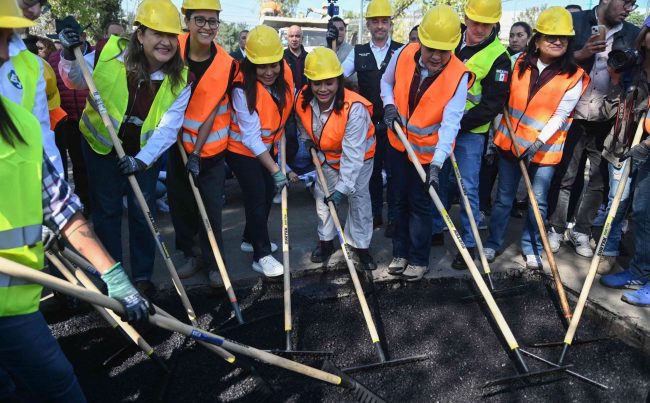Desde que inició su gestión, la jefa de Gobierno, Clara Brugada Molina ha expresado más promesas que acciones para afrontar el que se ha convertido en un grave problema en la Ciudad de México: cientos de miles de baches en avenidas principales, que su administración tiene la responsabilidad de mantener en buen estado. FOTO: Especial