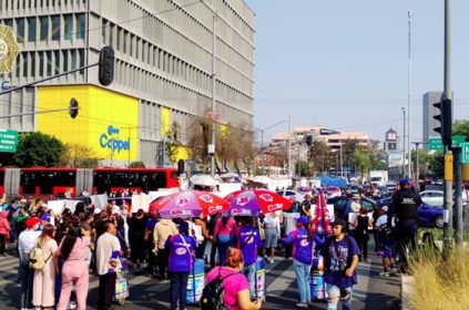 Tal parece que a la diputada cuatroteísta Diana Sánchez Barrios le aplica el refrán: “Estás viendo la tempestad y no te hincas”. Apoyó una marcha con bloqueo de Insurgentes y calzada México-Tenochtitlan, en día de contingencia ambiental. FOTO: Especial