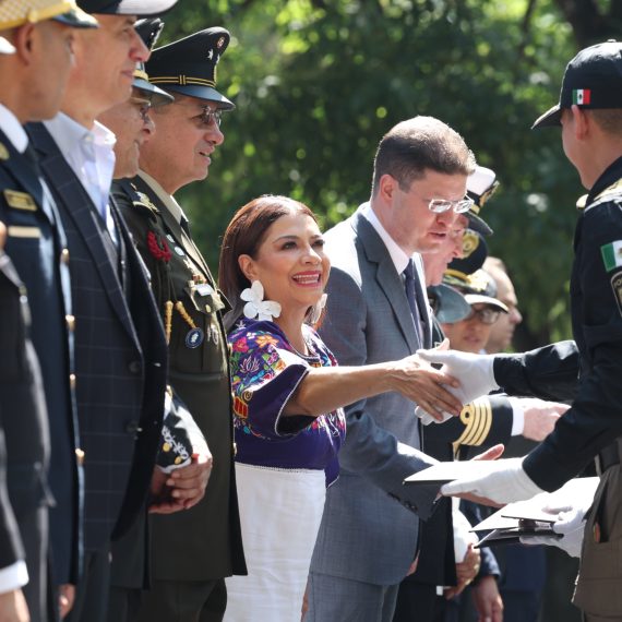 Brugada reconoce a 507 cadetes graduados de la Policía Capitalina