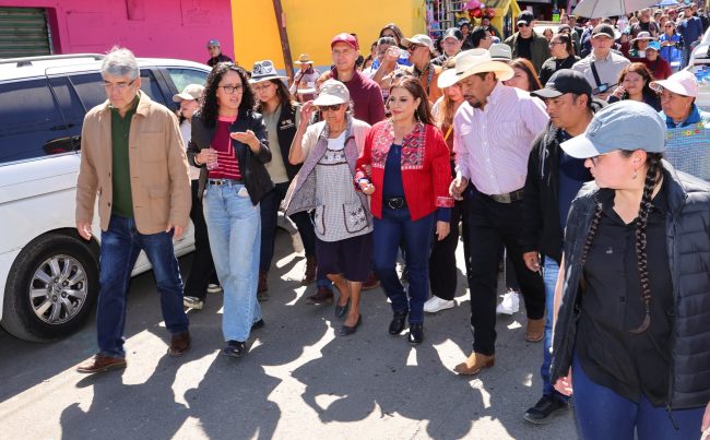 La jefa de Gobierno, Clara Brugada, supervisó hoy las obras de construcción de la Utopía del Maíz, que se edifica en el pueblo de San Miguel Topilejo, en la alcaldía Tlalpan, en un terreno de 44 mil metros cuadrados, y en donde se ubicarán instalaciones y servicio en beneficio de los habitantes de esta comunidad. FOTOS: Especial