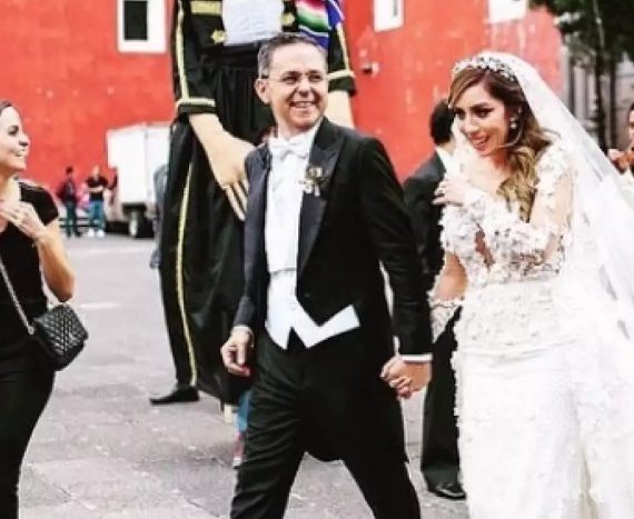 Han pasado más de siete años y todavía no falta quien hable del supuesto pleito de Andrés Manuel López Obrador con César Yáñez Centeno Cabrera. Lo dan como un hecho, por dos razones, porque César rechazó el ofrecimiento de Andrés Manuel para hacerse cargo de la comunicación presidencial y por el ruido mediático de la difusión y gasto de su boda en Puebla con Dulce María Silva Hernández. (Tomada del Instagram de marissa_mena )