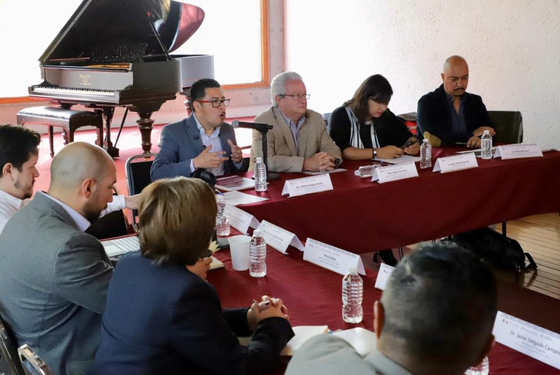 En el marco del foro “Hacia una zona metropolitana coordinada y sostenible”, realizado en la Casa de Cultura de Azcapotzalco, el diputado Alberto Vanegas Arenas, presidente de la Comisión de Desarrollo Metropolitano del Congreso capitalino, subrayó que la voluntad política es la condición indispensable para avanzar en la integración regional. FOTO: RRSS Alberto Vanegas