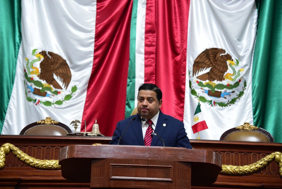 Las Unidades Habitacionales en la Ciudad de México surgieron como un proyecto estatal para garantizar el derecho a una vivienda digna, pero el marco jurídico actual resulta insuficiente y desactualizado para entender las necesidades específicas de las personas que viven en ellas, manifestó el diputado Omar Alejandro García Loria.