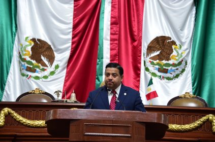 Las Unidades Habitacionales en la Ciudad de México surgieron como un proyecto estatal para garantizar el derecho a una vivienda digna, pero el marco jurídico actual resulta insuficiente y desactualizado para entender las necesidades específicas de las personas que viven en ellas, manifestó el diputado Omar Alejandro García Loria.