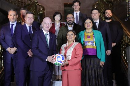 “Hoy por la tarde tenemos una evaluación detallada, sobre qué tenemos que reforzar, qué tenemos que mejorar, con el objetivo de atender posibles cuellos de botella y garantizar una experiencia segura y eficiente para asistentes y ciudadanía en general”, expuso Brugada. FOTO: Especial