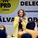 La presidenta del Partido de la Revocación Democrática (PRD) Ciudad de México, Nora Arias Contreras advirtió que el organismo político atraviesa un momento clave que requiere liderazgo, lealtad, claridad política y trabajo territorial para reconstruir la confianza ciudadana. FOTOS: Especial