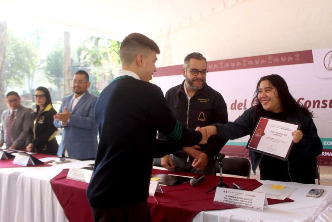 Con la participación del alcalde Fernando Mercado Guaida, quien encabezó la instalación del Comité Consultivo de Educación Media Superior, la Alcaldía La Magdalena Contreras impulsa un modelo innovador que coloca a las y los estudiantes en el centro de la transformación educativa. FOTOS: Especial