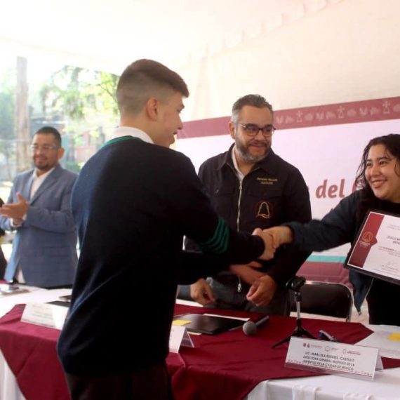 Con la participación del alcalde Fernando Mercado Guaida, quien encabezó la instalación del Comité Consultivo de Educación Media Superior, la Alcaldía La Magdalena Contreras impulsa un modelo innovador que coloca a las y los estudiantes en el centro de la transformación educativa. FOTOS: Especial