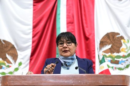 Para facilitar a la población la correcta separación, clasificación y disposición final de los residuos, la diputada Claudia Neli Morales Cervantes propuso que las etiquetas de alimentos, bebidas y productos envasados incluyan información clara y visible que especifique la categoría de desechos a la que pertenecen sus envases o empaques. FOTO: Especial