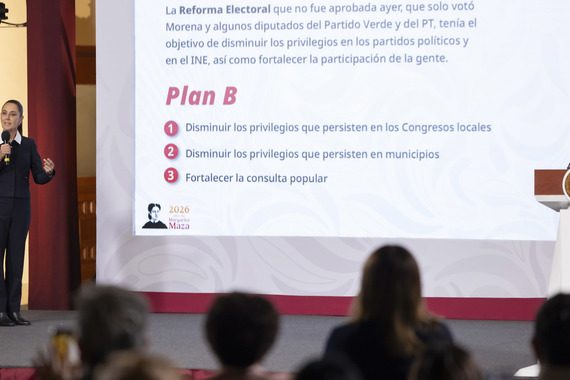 Al perfilar el “Plan B” de su reforma electoral, la presidenta Claudia Sheinbaum dejó entrever que ahora sí va por la extinción de los Organismos Públicos Locales Electorales (OPLES), con lo que otra vez se revive la posibilidad de que desaparezca el Instituto Electoral de la Ciudad de México (IECM). FOTO: Especial