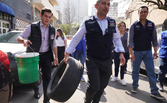 Tabe retira cachivaches en calles de Miguel Hidalgo