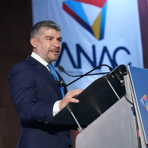 Mauricio Tabe, presidente de la ANAC, planteó que se asignen recursos por la explotación de hidrocarburos no convencionales a obras que compensen el daño ambiental. FOTO: Especial