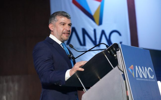 Mauricio Tabe, presidente de la ANAC, planteó que se asignen recursos por la explotación de hidrocarburos no convencionales a obras que compensen el daño ambiental. FOTO: Especial