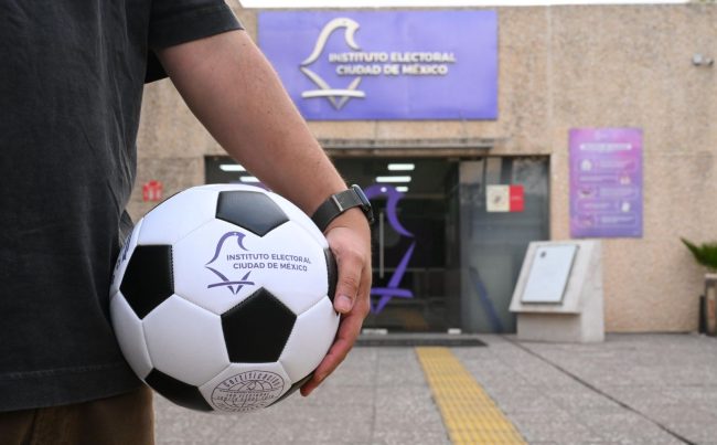 El INE incurrió en lo que podría ser una doble violación a la Ley, cuya actuación debería ser revisada de oficio por la Fiscalía Especializada Para la Atención de Delitos Electorales (FEPADE) y la Secretaría de Gobernación (SEGOB), que encabeza Rosa Icela Rodríguez.