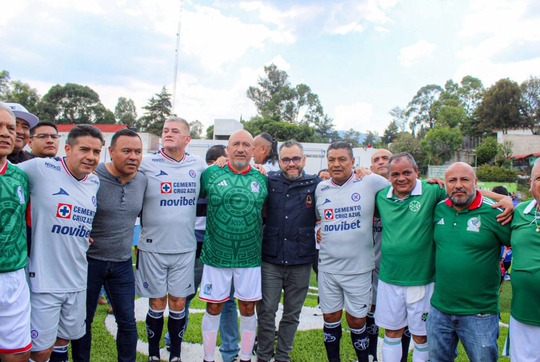 Fernando Mercado resaltó el valor del encuentro deportivo como reflejo de la tradición futbolística local: “Aquí se reúnen la experiencia, el talento y la historia; este partido representa lo mejor de nuestro fútbol y de nuestra gente”. FOTO: Especial