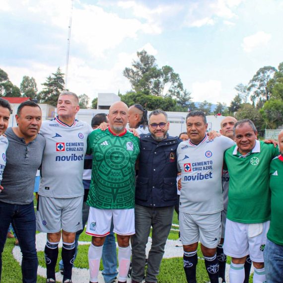Fernando Mercado resaltó el valor del encuentro deportivo como reflejo de la tradición futbolística local: “Aquí se reúnen la experiencia, el talento y la historia; este partido representa lo mejor de nuestro fútbol y de nuestra gente”. FOTO: Especial