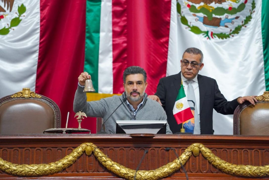 Si Morena quisiera ajustar cuentas con el PVEM, el marco legal del Congreso de la Ciudad de México les permitiría tumbar al diputado Jesús Sesma de la Presidencia de la Mesa Directiva. FOTO: Especial