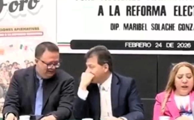 Hace unos días, el diputado federal de Morena, Víctor Hugo Lobo Román y el magistrado de la Sala Superior del TEPJF, Felipe de la Mata se quitaron las máscaras y aparecieron juntos en público. FOTO: Especial