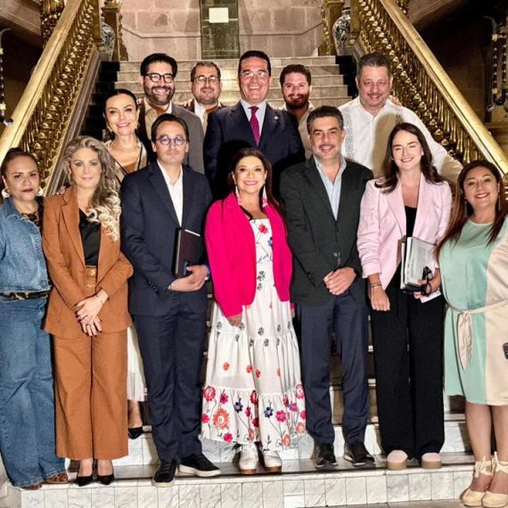La falta de un encuentro con la oposición, PAN, MC y PRI se explicaba como un reflejo de la política morenista a nivel nacional: el presidente López Obrador jamás se reunió con ellos, y tampoco lo ha hecho la presidenta Claudia Sheinbaum en lo que va de su administración. FOTO: Especial