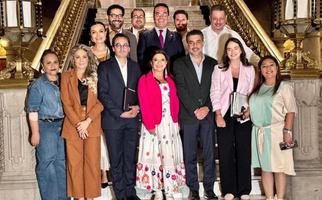 La falta de un encuentro con la oposición, PAN, MC y PRI se explicaba como un reflejo de la política morenista a nivel nacional: el presidente López Obrador jamás se reunió con ellos, y tampoco lo ha hecho la presidenta Claudia Sheinbaum en lo que va de su administración. FOTO: Especial