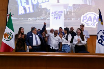 Alarcón dejó su militancia tricolor de 40 años molesto por el autoritarismo del presidente nacional, Alejandro (a) Alito Moreno, quien quiere imponer como candidata a la coordinadora de los diputados de su partido en el Congreso local, Tania Larios. FOTO: Especial