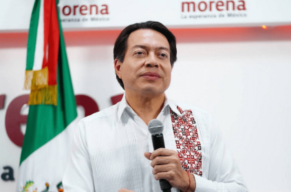 Ya se va entendiendo para qué el todavía titular de la SEP, Mario Delgado se confabuló con el diputado federal de Morena, Víctor Hugo Lobo Román, para huachicolearse el PRD Ciudad de México. FOTO: Especial / Archivo