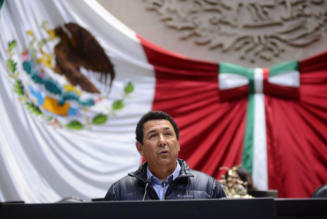 El fuego que encendió el diputado federal Mario López Hernández al acusar —sin pruebas— a cuadros de Morena de formar parte de una red de huachicol fiscal en Tamaulipas ya tuvo una primera respuesta: su propio partido decidió marcar distancia y dejar claro que no forma parte de sus filas.