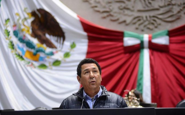 El fuego que encendió el diputado federal Mario López Hernández al acusar —sin pruebas— a cuadros de Morena de formar parte de una red de huachicol fiscal en Tamaulipas ya tuvo una primera respuesta: su propio partido decidió marcar distancia y dejar claro que no forma parte de sus filas.