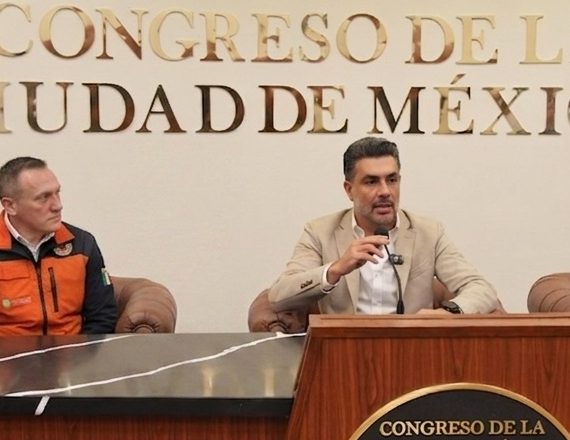No sólo fue su idea, el verde Jesús Sesma también está apoyando. Desde la posición estratégica que ostenta como presidente del Congreso de la Ciudad de México está ayudando al director general del Metro, Adrián Rubalcava, a que se reúna con los grupos parlamentarios, supuestamente para beneficio de ese sistema de transporte. IMAGEN: Montaje con Gemini IA