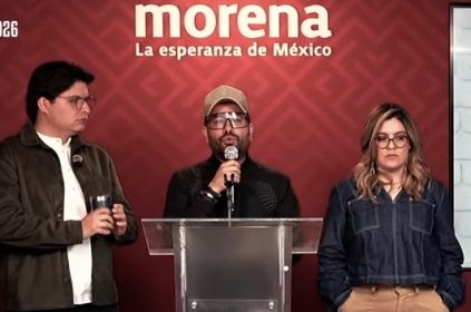 Resulta que Romo siempre se ocupa más de que le queden bonitas sus pancartas y cartulinas, de la estridencia y las frases majaderas, que de revisar de fondo lo que haya hecho mal o bien la administración de esa demarcación territorial, que no se resigna haber perdido en 2021. FOTOS: Especial