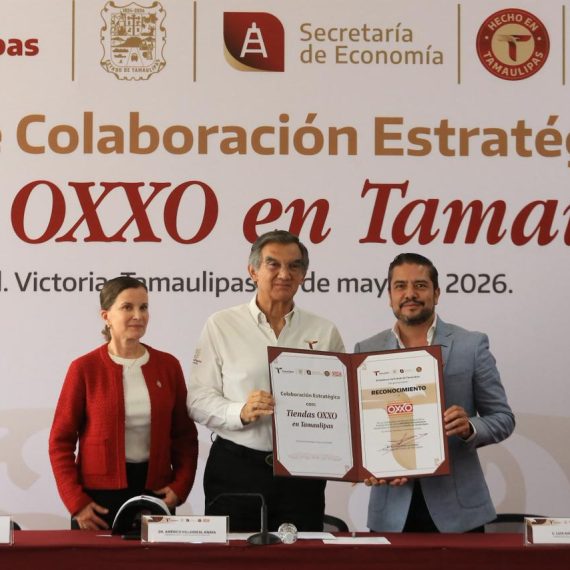 Al atestiguar el anuncio de inversión por 300 millones de pesos y la apertura de 60 nuevas tiendas de la cadena OXXO en el estado -que generarán 450 empleos directos-, el gobernador de Tamaulipas, Américo Villarreal Anaya, sostuvo que esta decisión refleja la confianza de las empresas en las condiciones de desarrollo y seguridad que hay en la entidad. FOTO: Especial