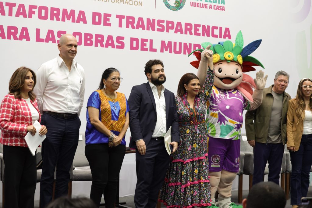 La plataforma se nutrirá progresivamente con información de las más de 2 mil obras que se realizan en la capital del país y tiene como propósito rendir cuentas claras sobre el ejercicio de los recursos públicos, así como transparentar las inversiones históricas que se llevan a cabo en beneficio de la población. FOTOS: ESpecial