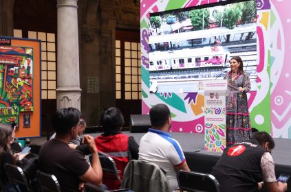 La plataforma se nutrirá progresivamente con información de las más de 2 mil obras que se realizan en la capital del país y tiene como propósito rendir cuentas claras sobre el ejercicio de los recursos públicos, así como transparentar las inversiones históricas que se llevan a cabo en beneficio de la población. FOTOS: ESpecial