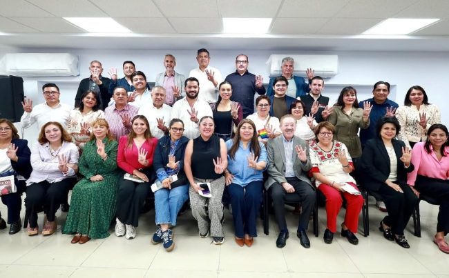 Cuando a finales de abril Héctor Díaz Polanco vio como caía de la presidencia nacional de su partido, Luisa Alcalde, en vez de poner sus barbas a remojar, comenzó a defender su posición como presidente de Morena en la Ciudad de México. En la estrategia, sacó el as de la manga que siempre tuvo, ese de 200 millones de pesos que lo apuntaló en el cargo. FOTO: Especial