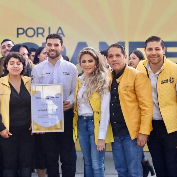 La presidenta del PRD Ciudad de México, Nora Arias participó este fin de semana en una importante reunión del Bloque Nacional del PRD, que aglutina a 10 dirigentes estatales. Fue en Michoacán, donde el presidente estatal, Octavio Ocampo Córdova se destapó para competir por la gubernatura de la entidad. FOTOS: Especial