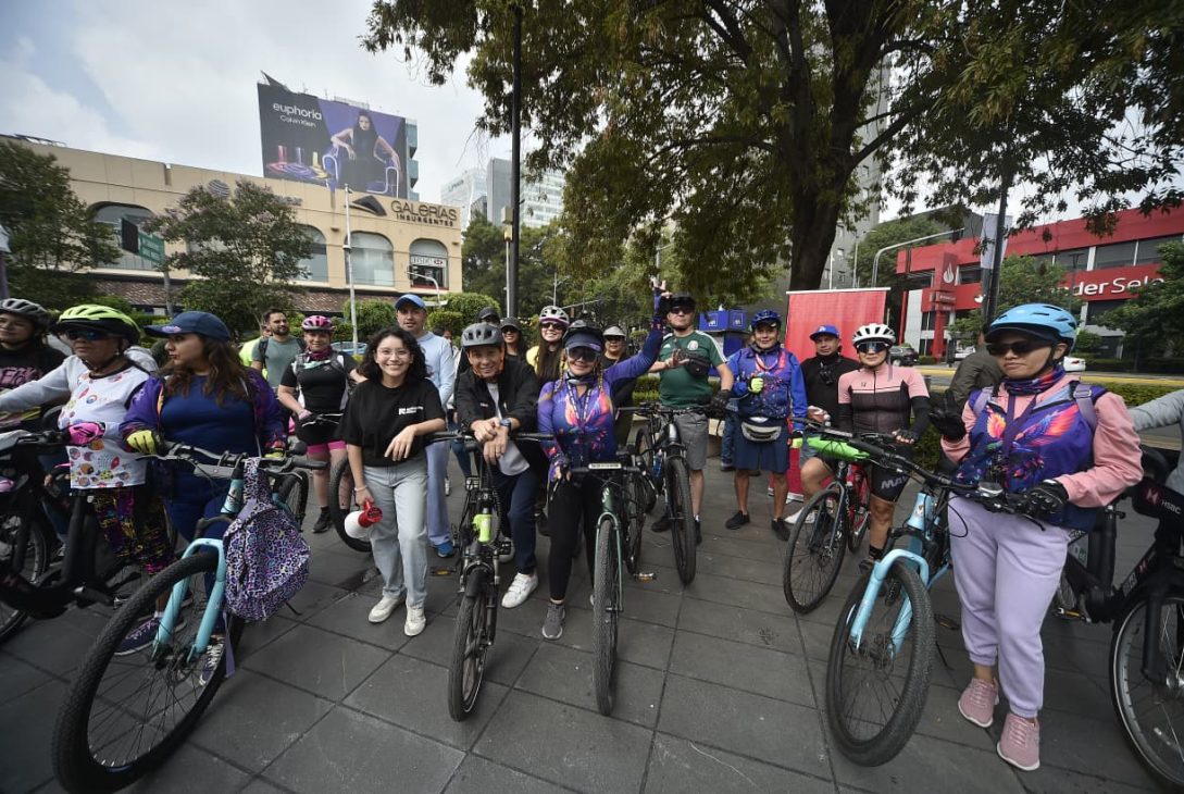 En el marco del Día Mundial de la Bicicleta, que se conmemora cada 3 de junio, la Comisión de Movilidad Sustentable y Seguridad Vial del Congreso de la Ciudad de México llevó a cabo la Caravana Ciclista por la Movilidad Sustentable y la Seguridad Vial, con el objetivo de fomentar una movilidad más sustentable, segura e incluyente en la capital del país.