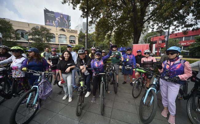 En el marco del Día Mundial de la Bicicleta, que se conmemora cada 3 de junio, la Comisión de Movilidad Sustentable y Seguridad Vial del Congreso de la Ciudad de México llevó a cabo la Caravana Ciclista por la Movilidad Sustentable y la Seguridad Vial, con el objetivo de fomentar una movilidad más sustentable, segura e incluyente en la capital del país.