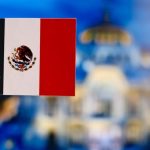 Atentos al próximo pitazo inaugural entre México y Sudáfrica en el Estadio Azteca, el Mundial de Fútbol 2026 se perfila como el evento económico más significativo para México en los últimos años por lo que las Pymes deben capitalizarse para poder atender a los turistas tanto locales como extranjeros de manera óptima. IMAGEN: Especial