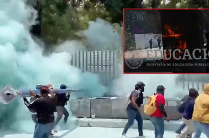 La violencia, el caos y enorme daño que han provocado los “maestros” de la CNTE en la Ciudad de México, en estricto sentido, son responsabilidad plena de la presidenta Claudia Sheinbaum, porque ella prometió cosas que sabía jamás podría cumplir, y porque ha girado instrucciones precisas de tolerarles todas las ilegalidades, en manifestaciones con tintes de levantamiento. FOTOS: RRSS / Cuartoscuro