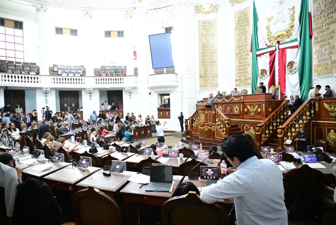 Desde los tiempos dorados del corporativismo priísta, los sindicatos aprendieron que la defensa de los trabajadores podía convivir perfectamente con los privilegios, las cuotas de poder y las canonjías administrativas. FOTO: Especial
