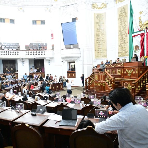Desde los tiempos dorados del corporativismo priísta, los sindicatos aprendieron que la defensa de los trabajadores podía convivir perfectamente con los privilegios, las cuotas de poder y las canonjías administrativas. FOTO: Especial