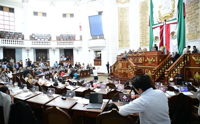 Desde los tiempos dorados del corporativismo priísta, los sindicatos aprendieron que la defensa de los trabajadores podía convivir perfectamente con los privilegios, las cuotas de poder y las canonjías administrativas. FOTO: Especial